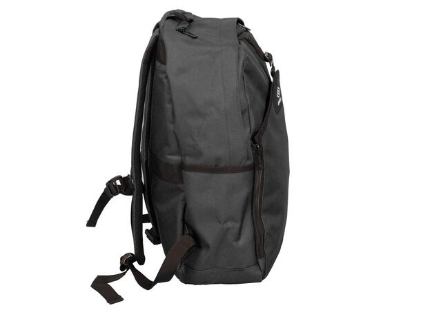 UMBRO Club Backpack Sort 45L Ryggsekk med ballnett 45L 
