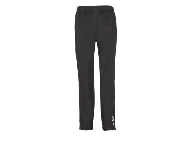 UMBRO Core Woven FZ Pant Sort XS Microfiberbukse med glidelås langs siden 