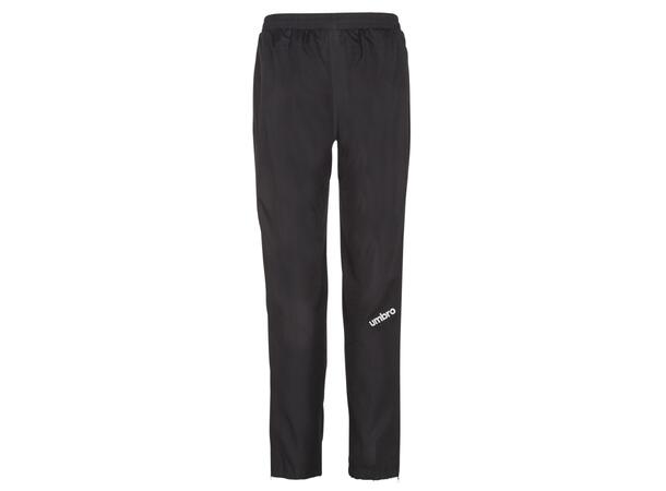 UMBRO Core Woven Pant Sort XL Lett bukse i microfiber 