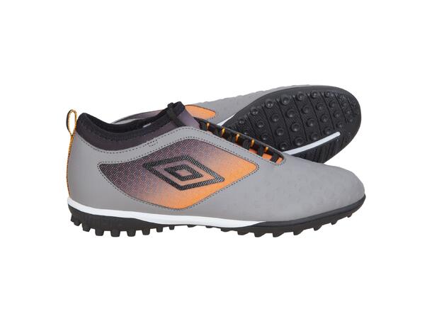 UMBRO UX Accuro II Premier TF Grå 42,5 Fotballsko med unikt knottesystem 