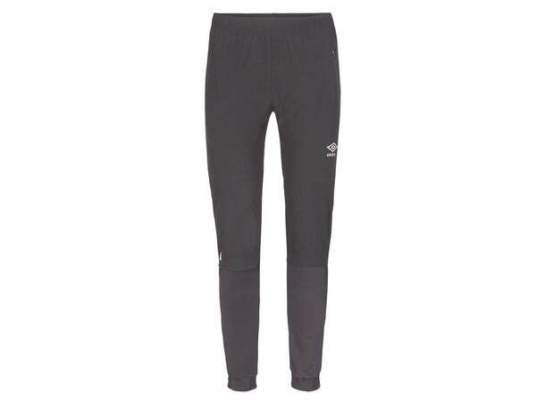 UMBRO UX Elite Hybrid Pant Sort XXL Treningsbukse, vannavvisende forside lår 
